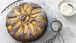 Feijoa, Pear and Ginger Cake