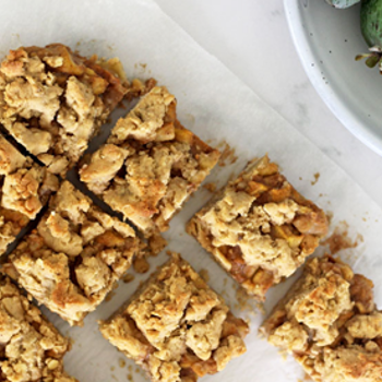 Laura's Feijoa Crumble Slice