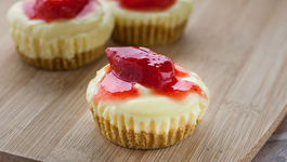 Mini Strawberry Cheesecakes