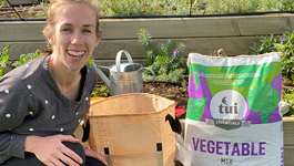 Grow Potatoes in the Tui Potato Grow Bag with Laura