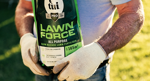 Discover Tui LawnForce Fertilisers